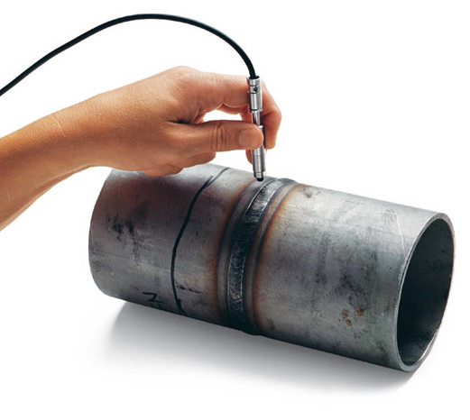 604-264鐵素體檢測(cè)儀探頭FGAB1.3-Fe正在測(cè)量焊縫的鐵素體含量