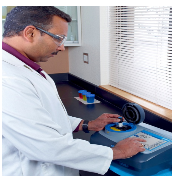 美國哈希HACH TU5200臺式實(shí)驗(yàn)室濁度儀