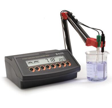 意大利哈納 HANNA HI2221 臺式酸度計(jì)/PH計(jì)